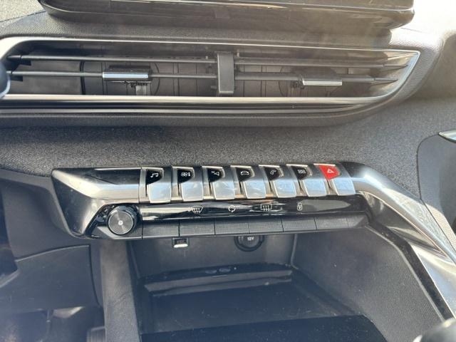 Peugeot 5008 1.2 puretech 130pk s&s allure pack | navigatie | apple carplay