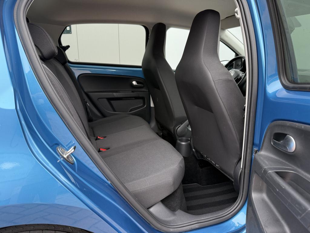 Volkswagen UP! 1.0 65pk 5drs. black style | camera | cruise