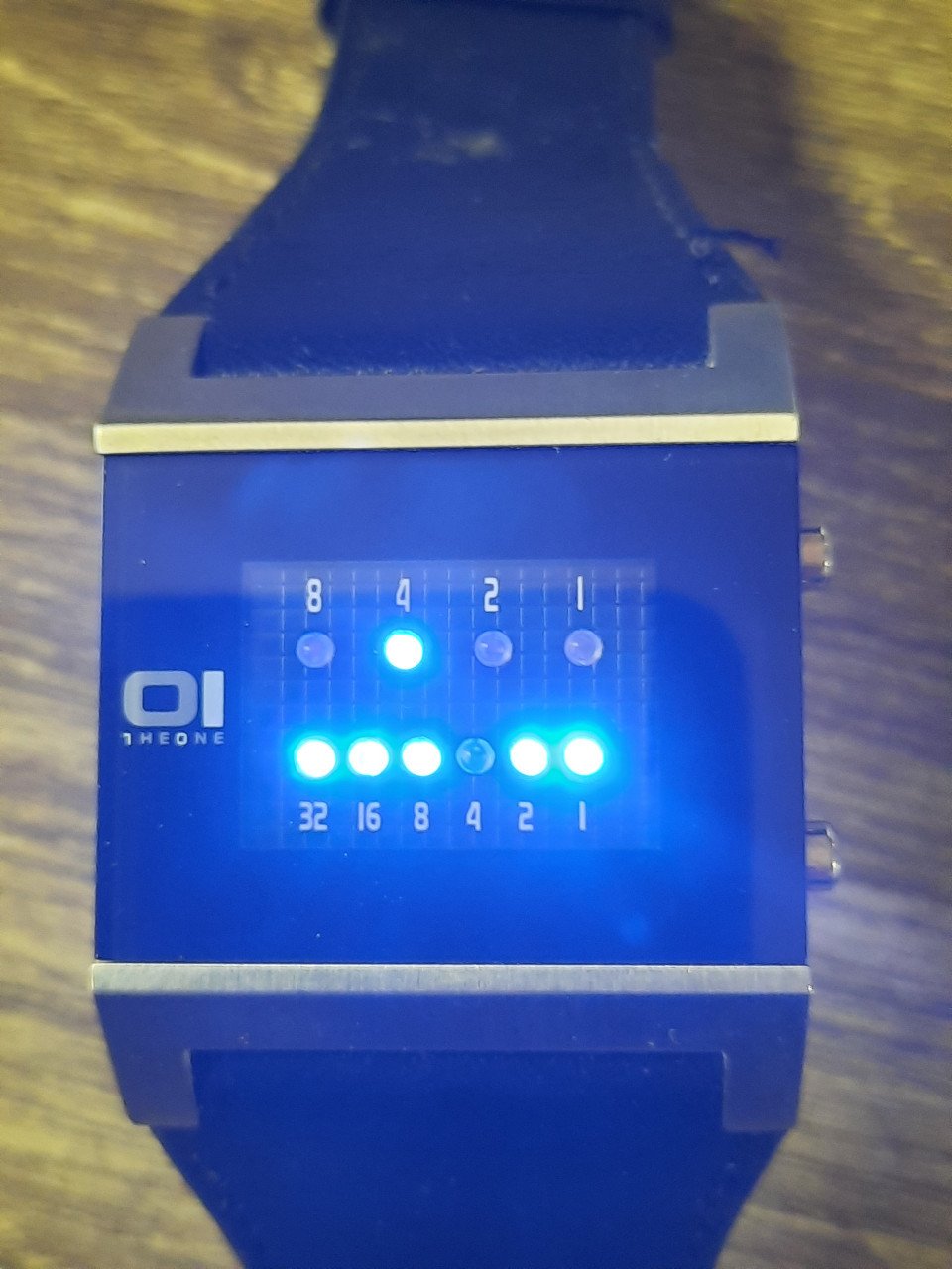 01 THE ONE - KERALA TRANCE Binary LED horloge