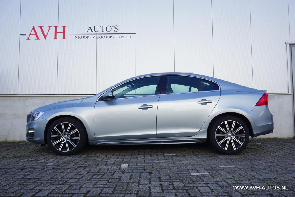 Volvo S60 1.6 t3 momentum