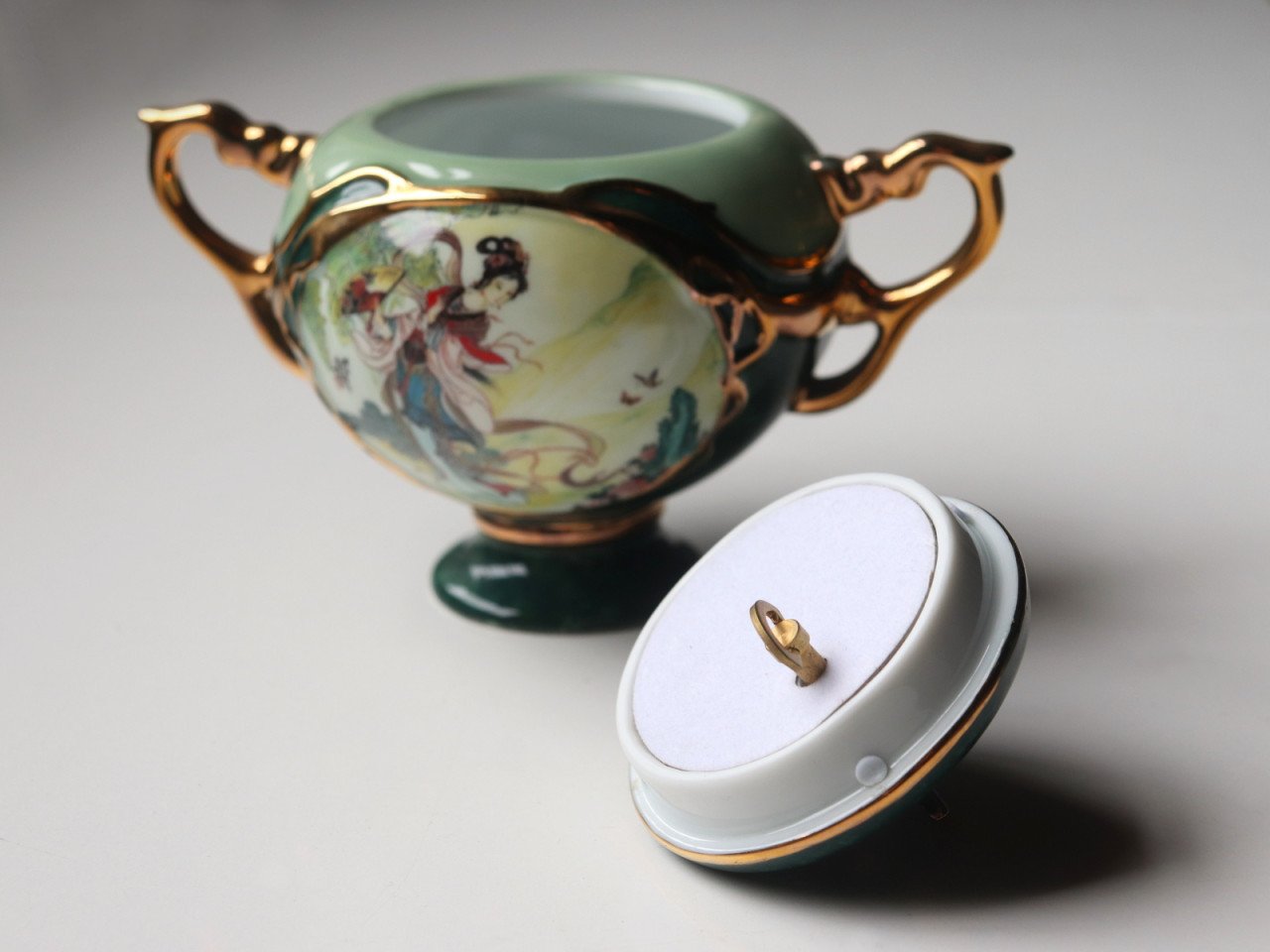 Pao Chai speeldoosje