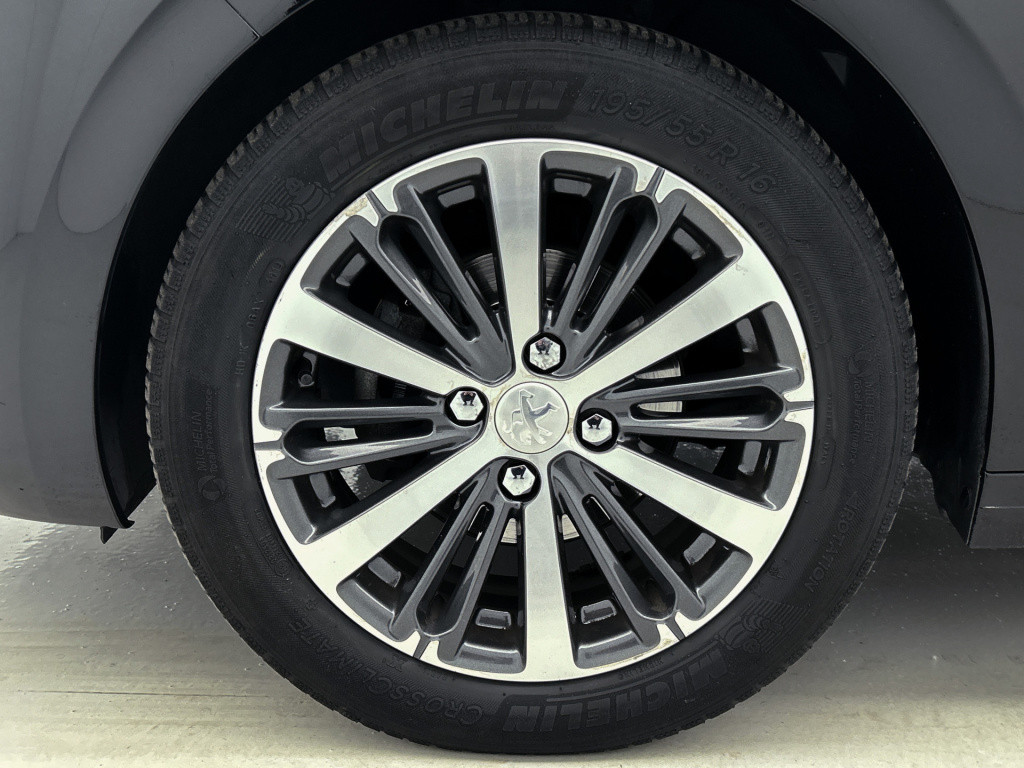 Peugeot 208 110pk automaat allure | rijklaar | panoramadak | navi | achteru