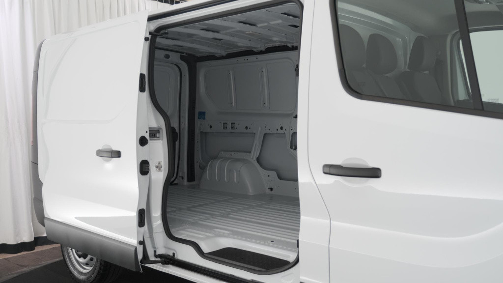 Renault Trafic 2.0 blue dci 150 t30 l2h1 start | trekhaak | camera | airco 