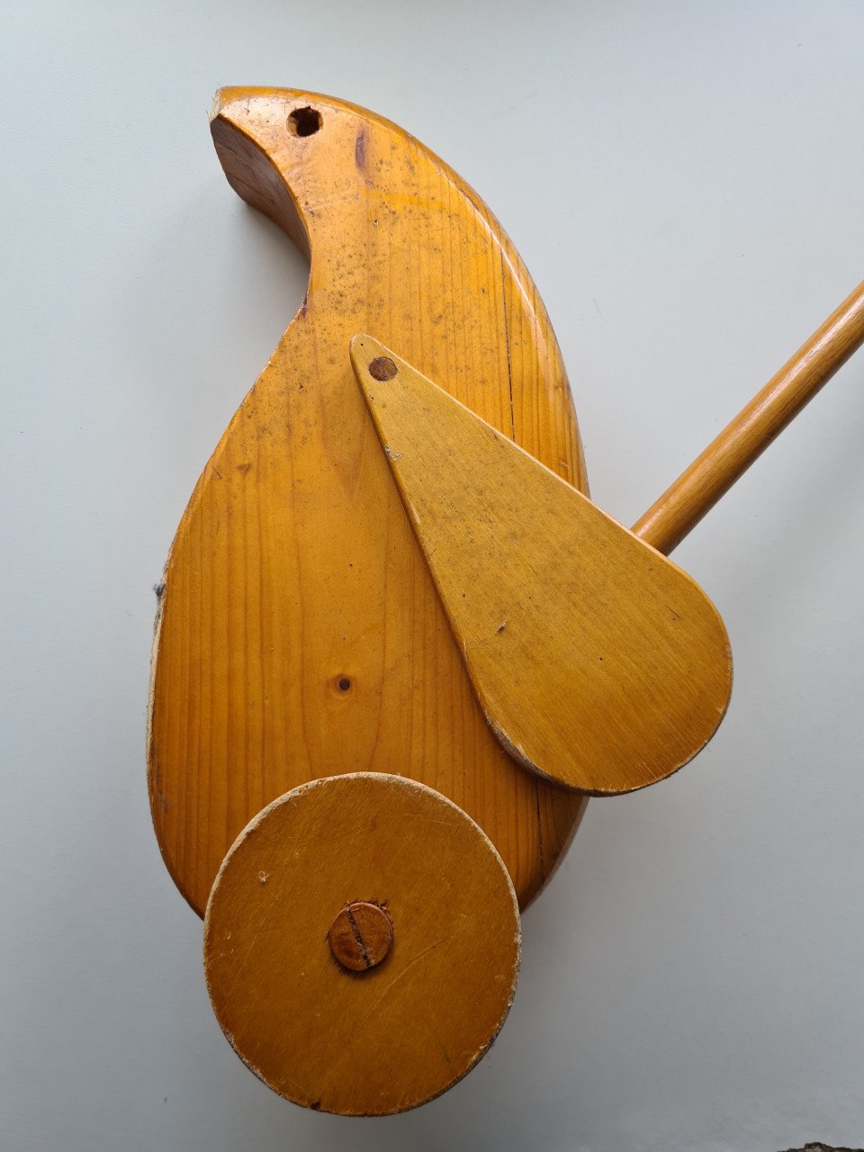 Handgemaakte houten trek of duw vogel