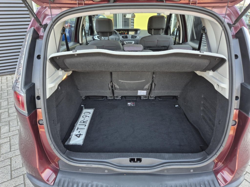 Renault Scenic 1.6 110 expression navigatie, clima, trekhaak, all seasonban