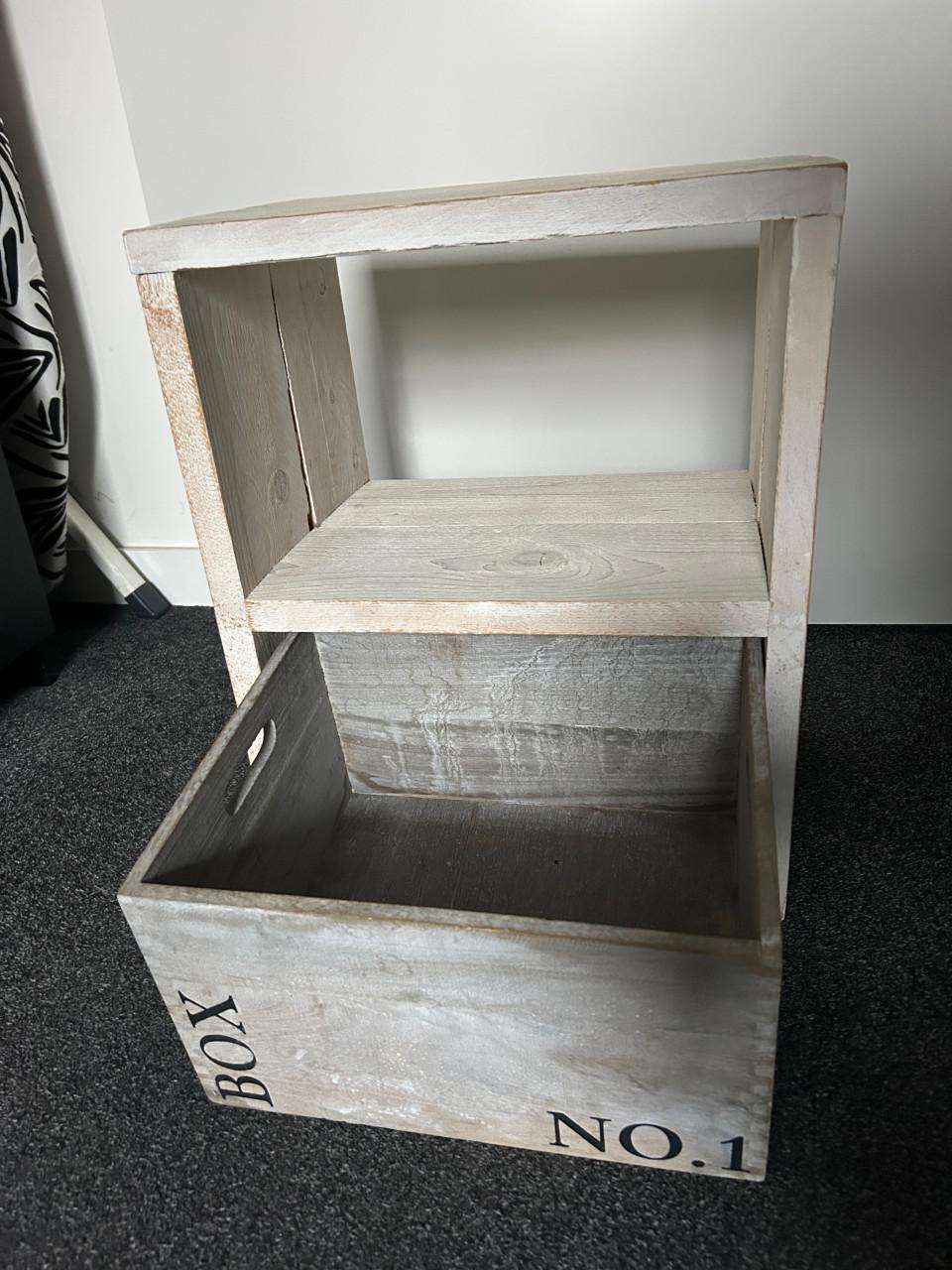 Houten krukje/tafeltje/kastje