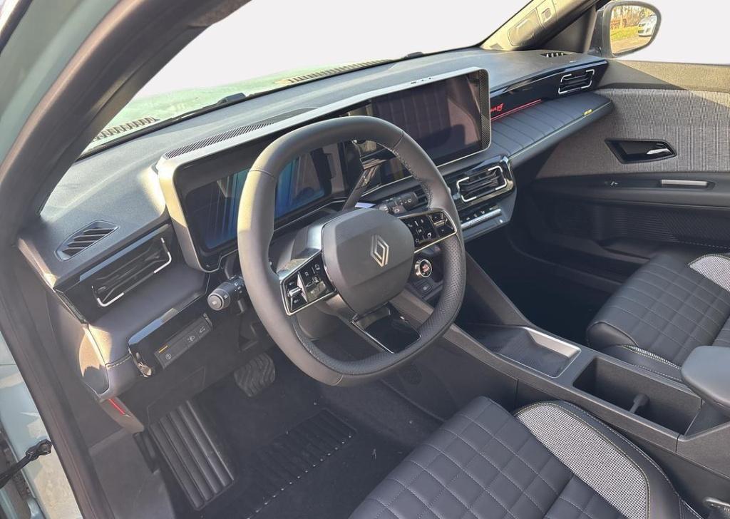 Renault 4 comfort range iconic 52 kwh - demo / pack advanced driving assist