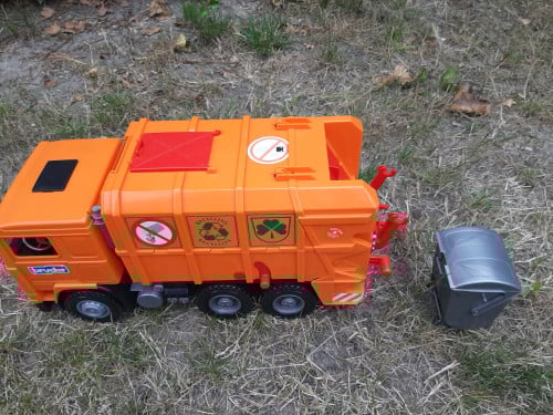 Bruder vuilniswagen