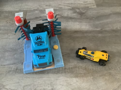 Auto Wasstraat met Vrachtauto + Tonka Raceauto