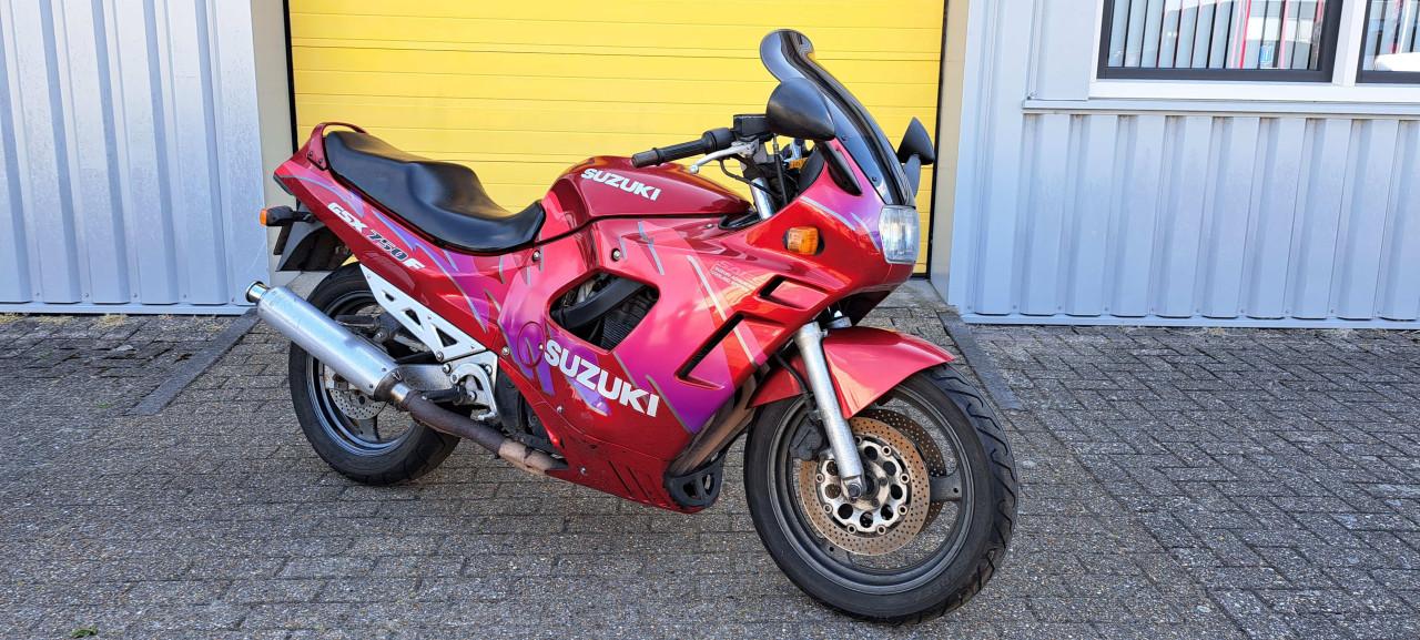 Suzuki GSX 750 F Verkocht