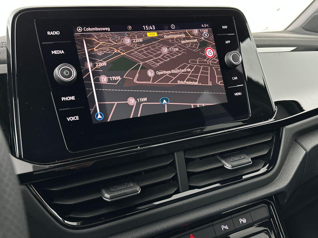 Volkswagen T-roc r-line-edition 1.5 110 kw / 150 pk tsi suv 7 versn