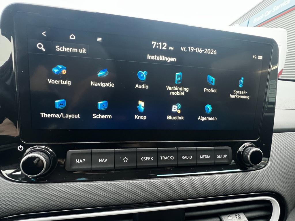 Hyundai Kona 1.6 gdi hev premium two tone, leer, camera, head up display en