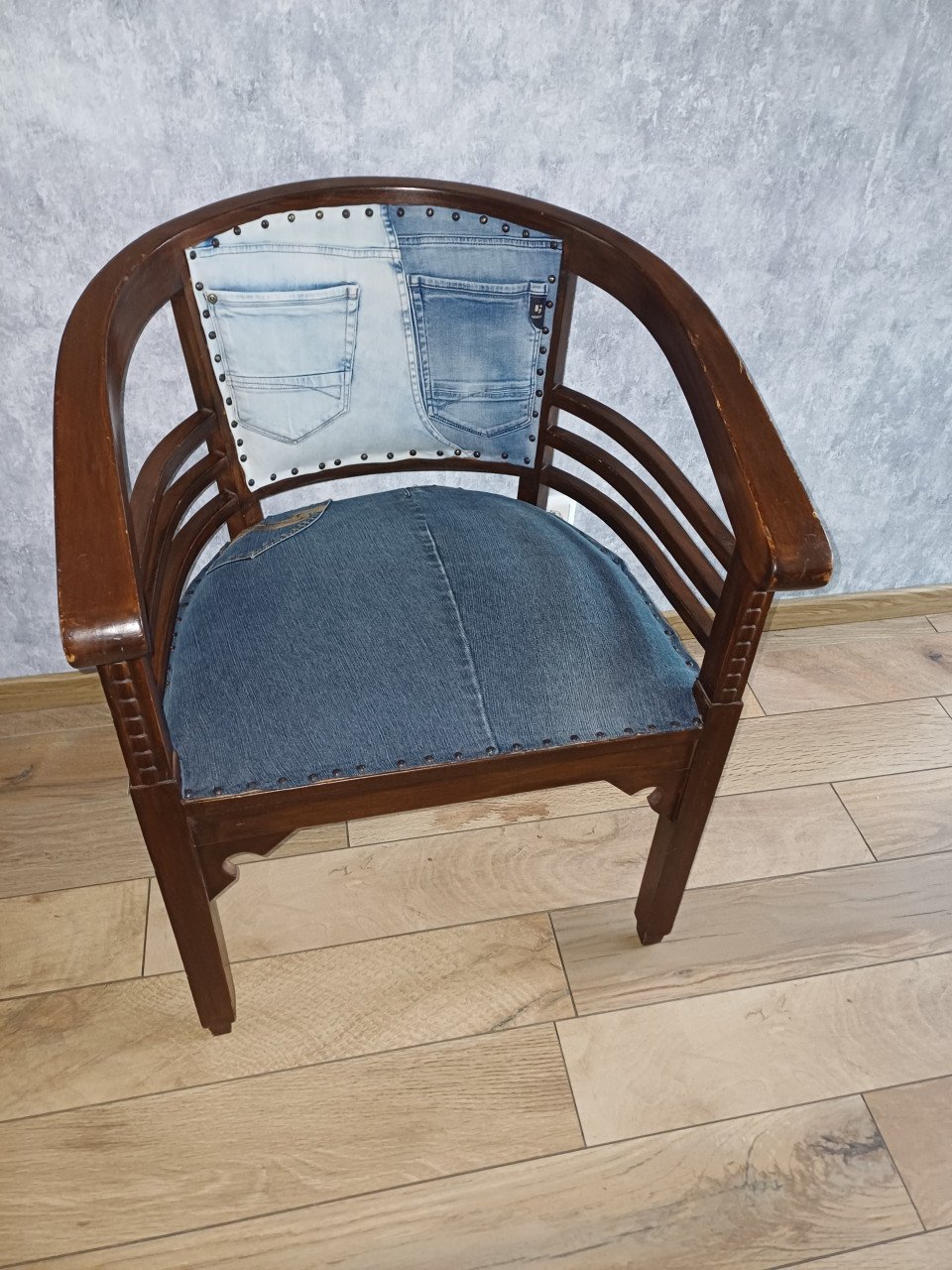 Stoelen in spijkerstof
