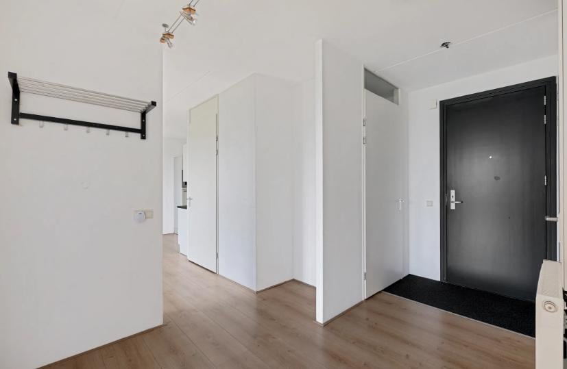 Een luxueus instap klaar appartement op de 2e woonlaag met een groot balkon