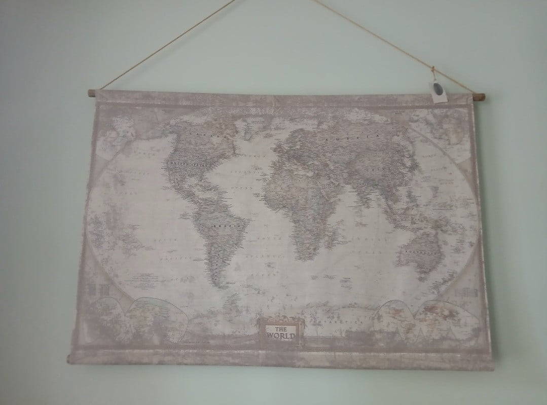 Groot linnen wanddoek wereldkaart