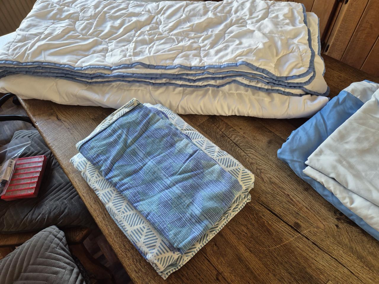 Camping dekbed met hoeslakens en slopen