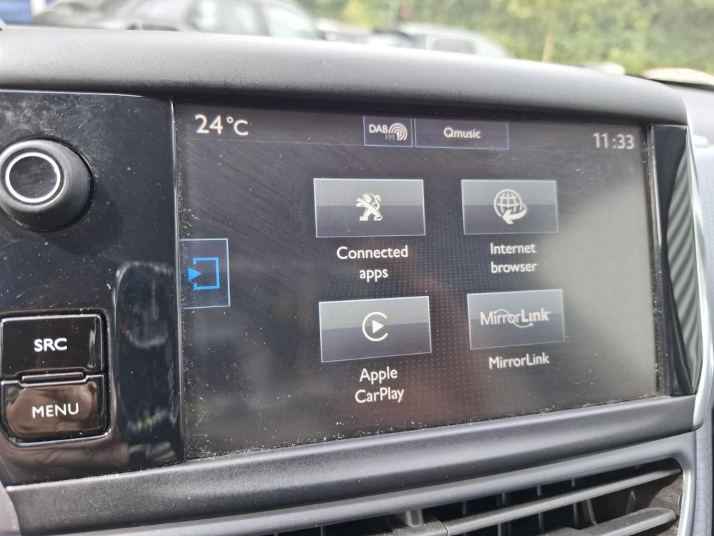 Peugeot 208 110 allure automaat eat6 nav/clima/camv