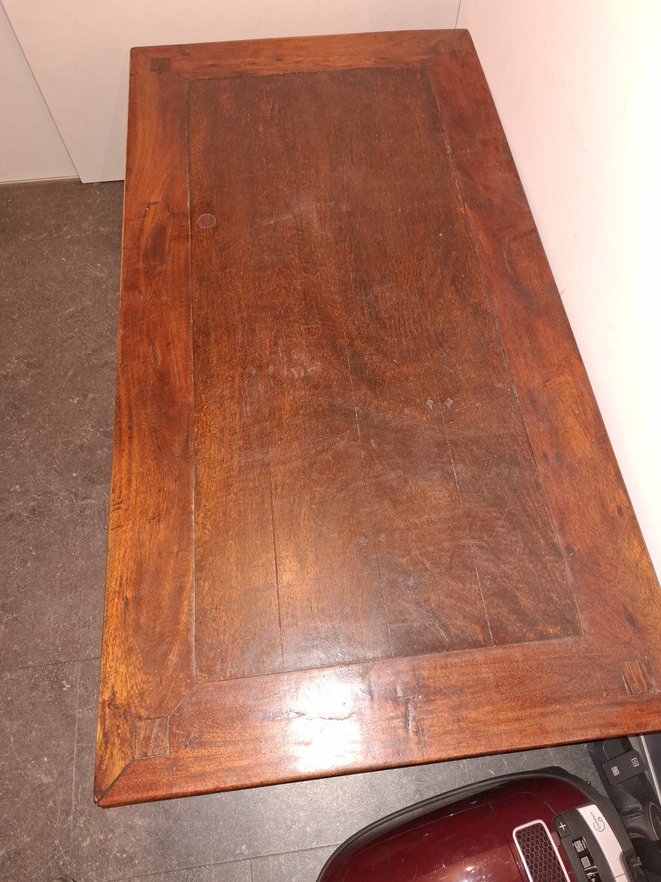 Salontafel en bijzettafel koloniaal