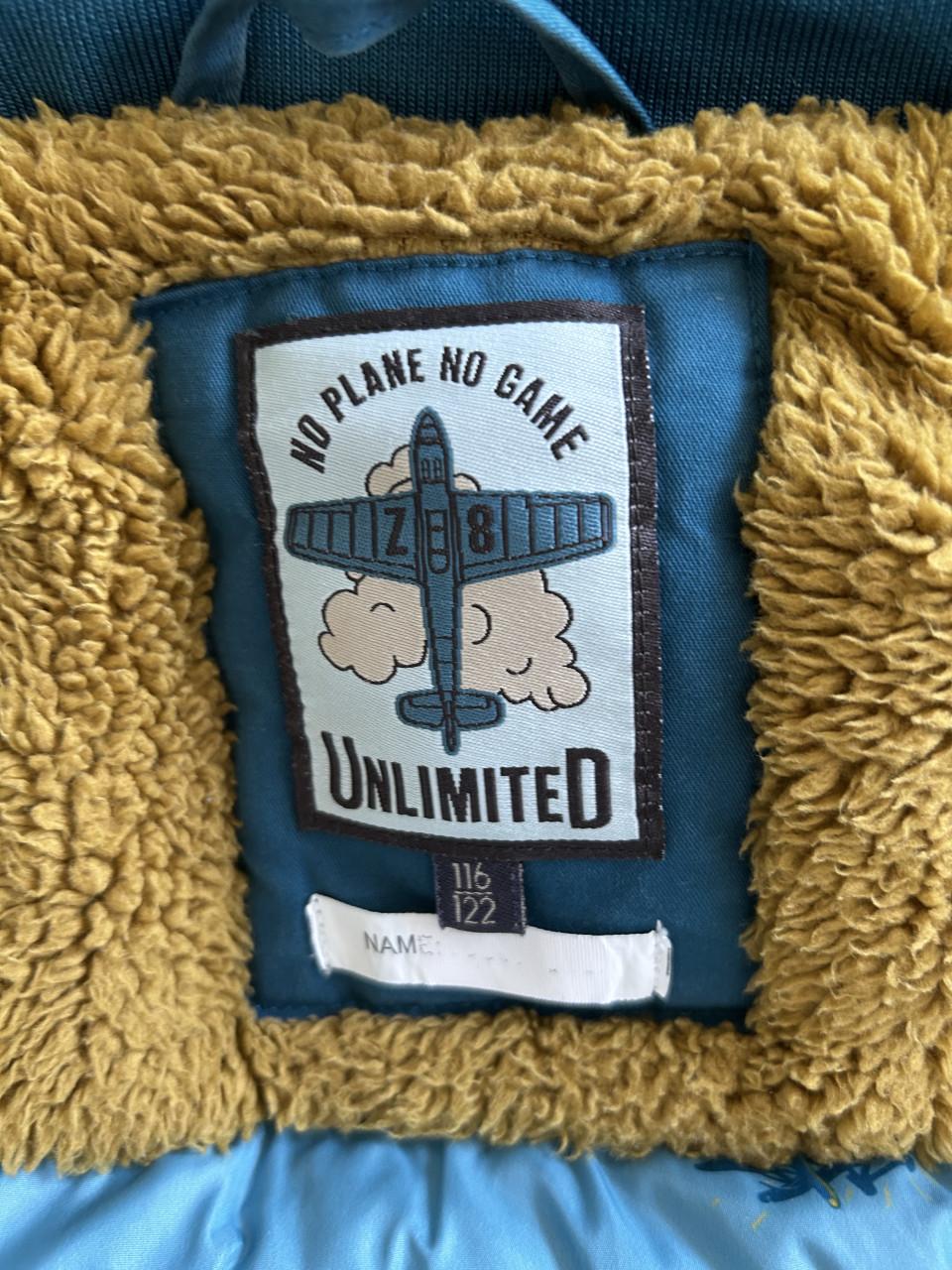 Z8 winterjas en colsjaal + muts jongen maat 116/122