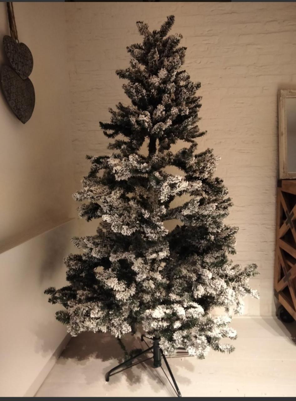 Kunst Kerstboom met sneeuw