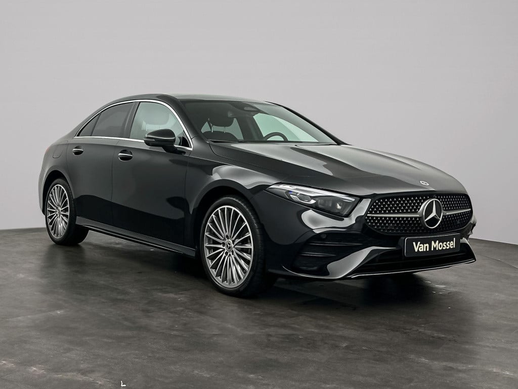 Mercedes-Benz A-Klasse 250 e amg line | automaat | lage km stand! | apple c