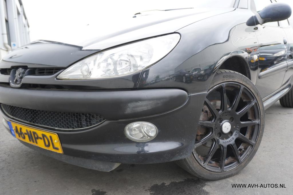 Peugeot 206 1.4-16v gentry premium