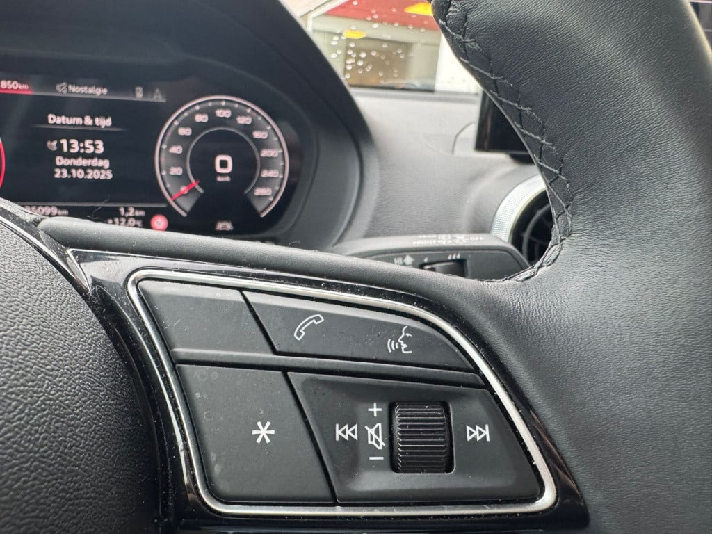 Audi Q2 35 tfsi s edition