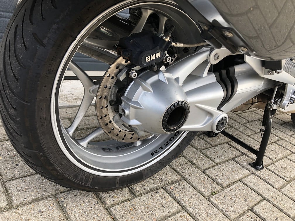 Keurige BMW R1200RT uit 2005 met 122dkm, ABS, kofferset, rijklaar €3750,-