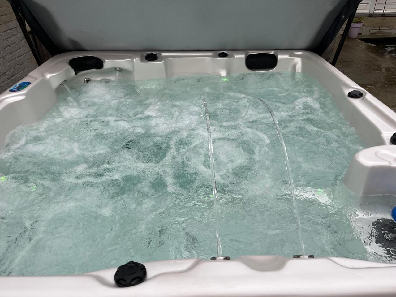 5 persoons jacuzzi