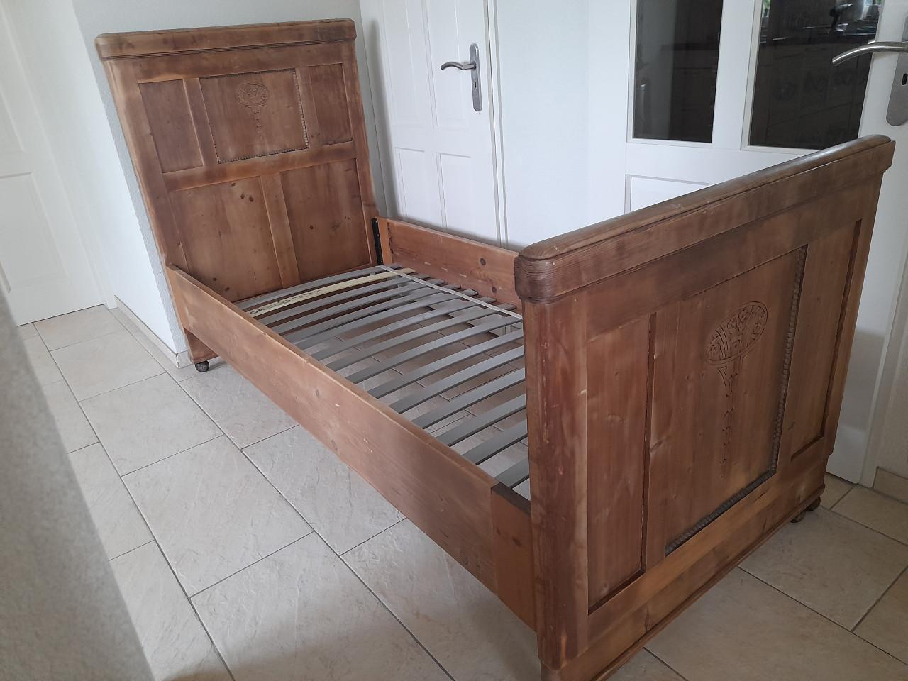 Antiek bed 90 x 200 (in goede staat)