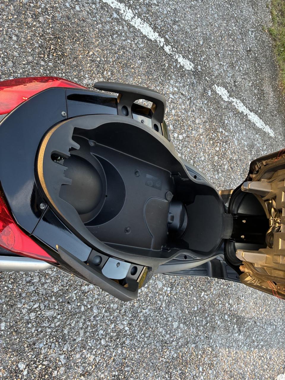Yamaha X-max 250R Motorscooter met lage KM-stand