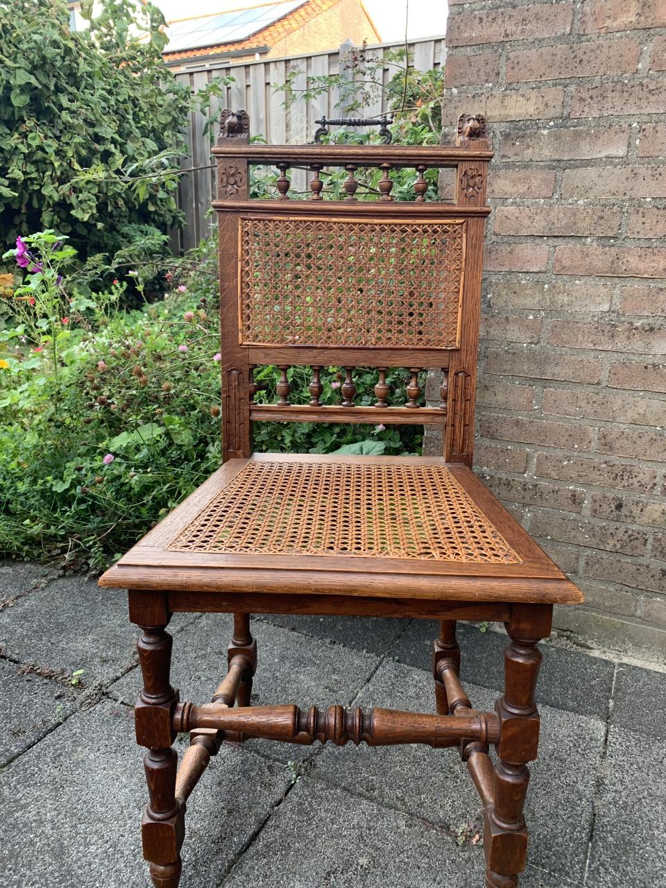 Antieke stoelen