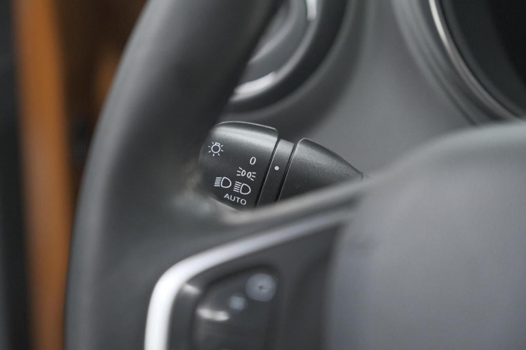 Renault Captur tce 120 edc intens | camera | stoelverwarming | navigatie | 