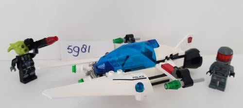 LEGO Space Police Raid VPR 5981: met Space Police Commendant en Rench alien