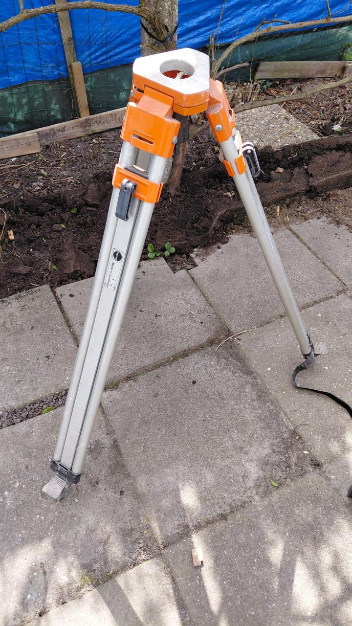 Driepoot waterpas instrument