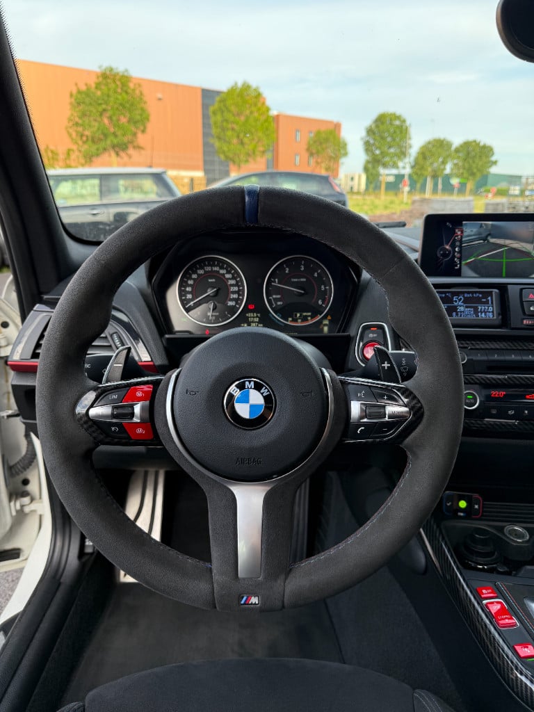 BMW 1 Serie 125d - m sport - nieuwe motor- full option!