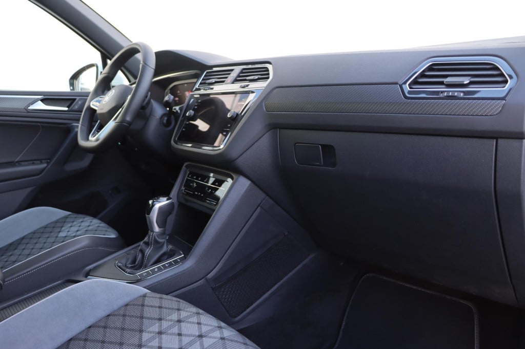 Volkswagen Tiguan 1.4 tsi ehybrid r-line business + 245pk dsg6