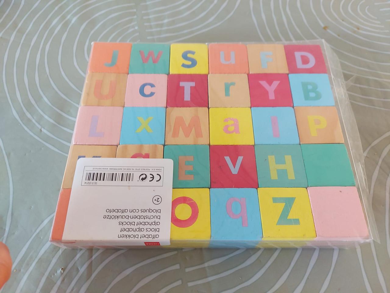 Z.g.a.n. HEMA houten alfabet blokken