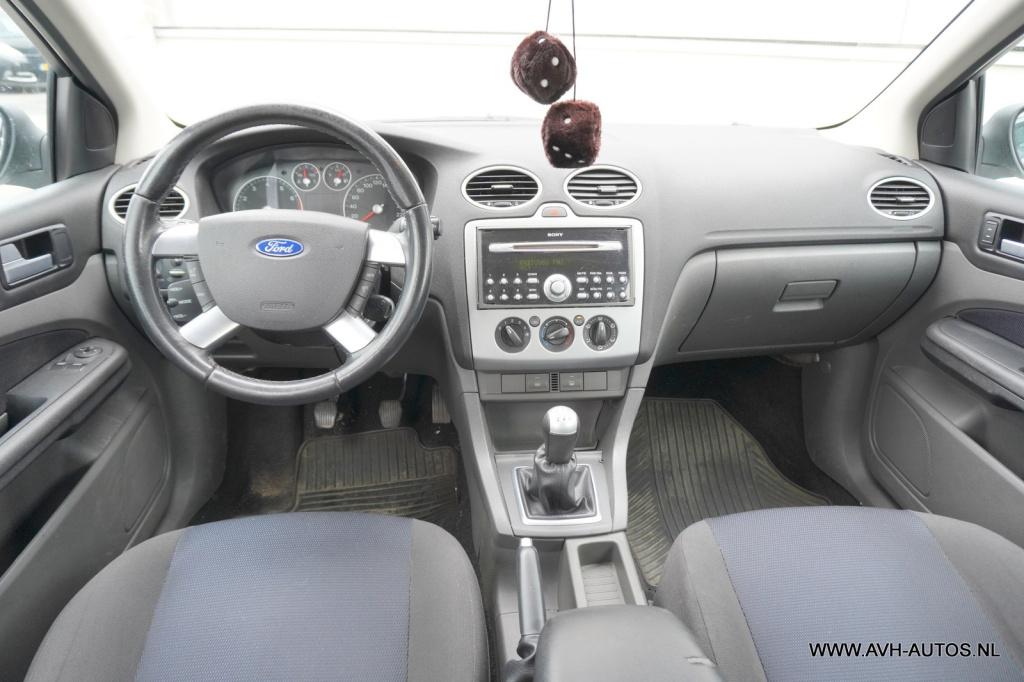 Ford Focus wagon 1.6-16v futura