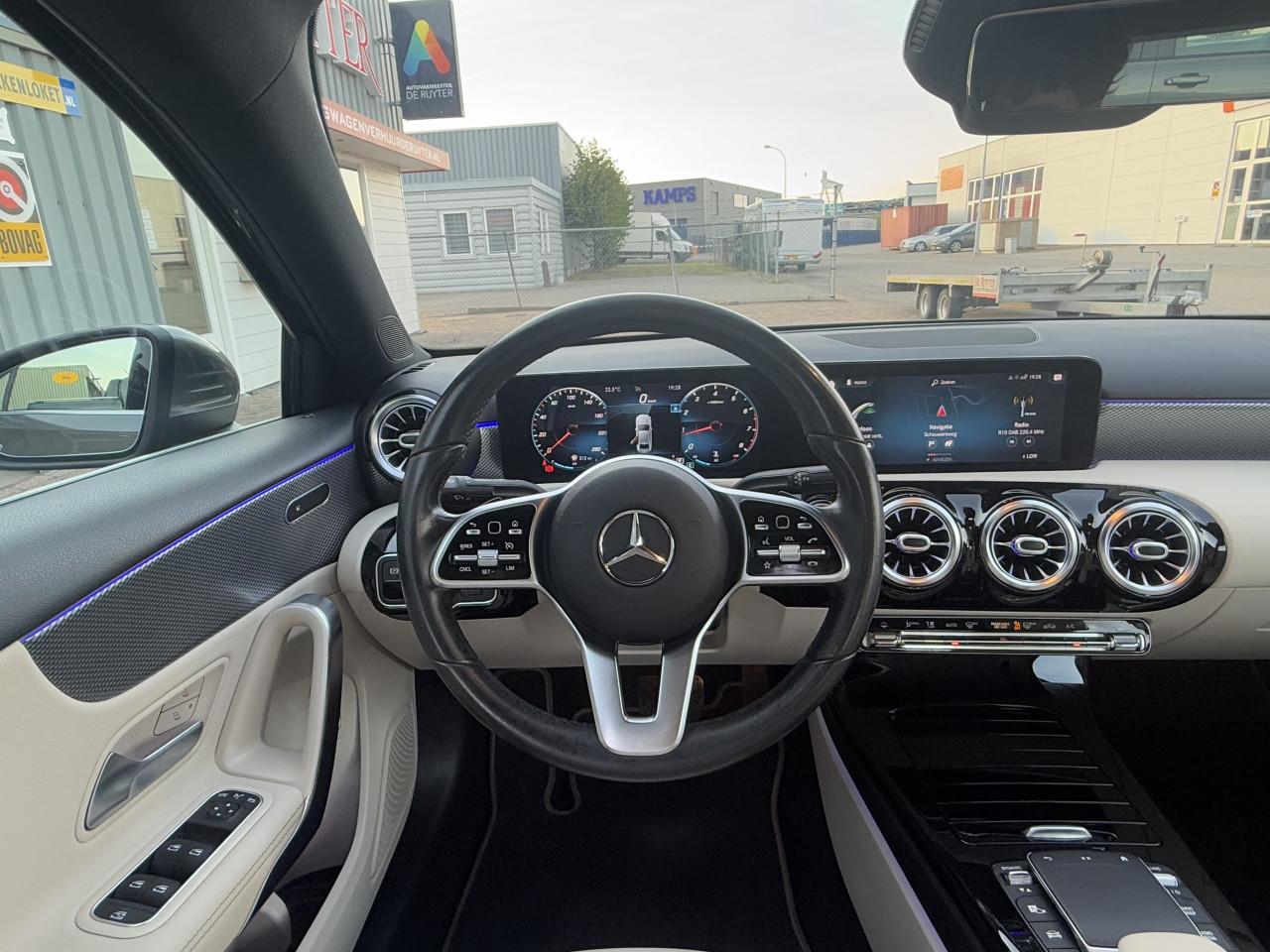 Mercedes-Benz A-klasse - 180 Business Solution Luxury | Wit Leder | Sfeer