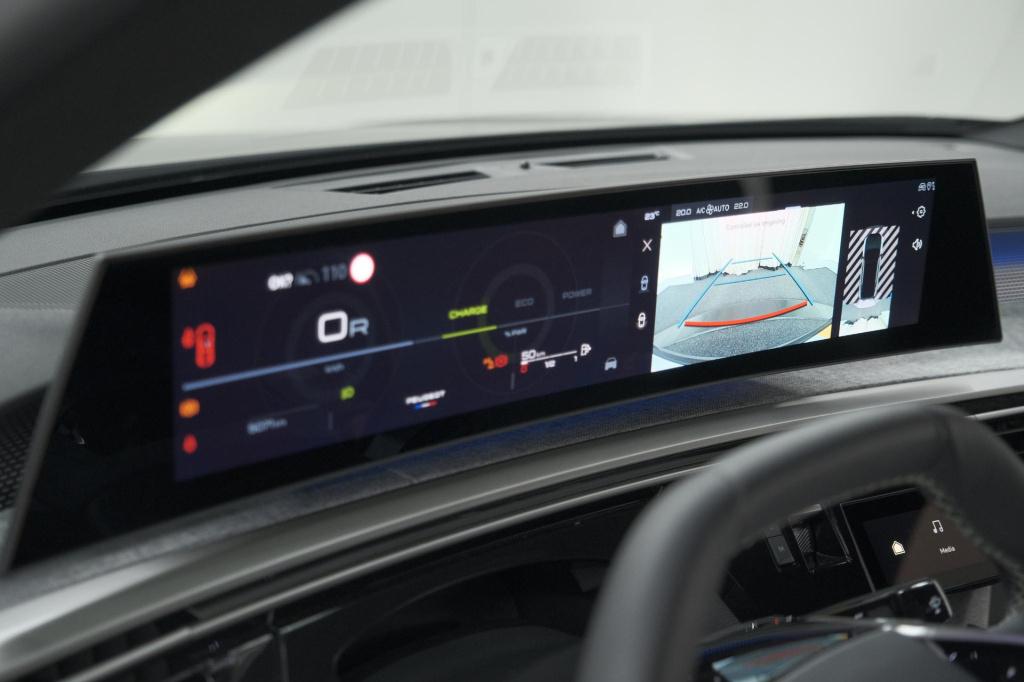 Peugeot 3008 1.2 hybrid 136 gt | camera | adaptieve cruise control | elektr