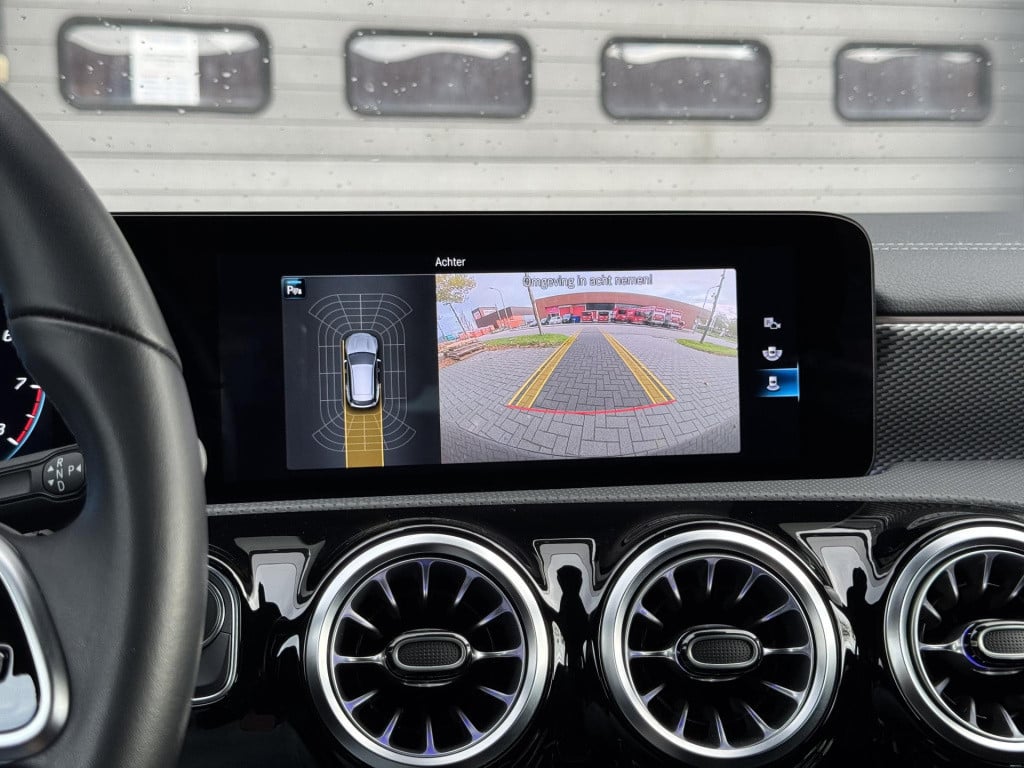 Mercedes-Benz Cla shooting brake 200 business solution luxury nl-auto, adap