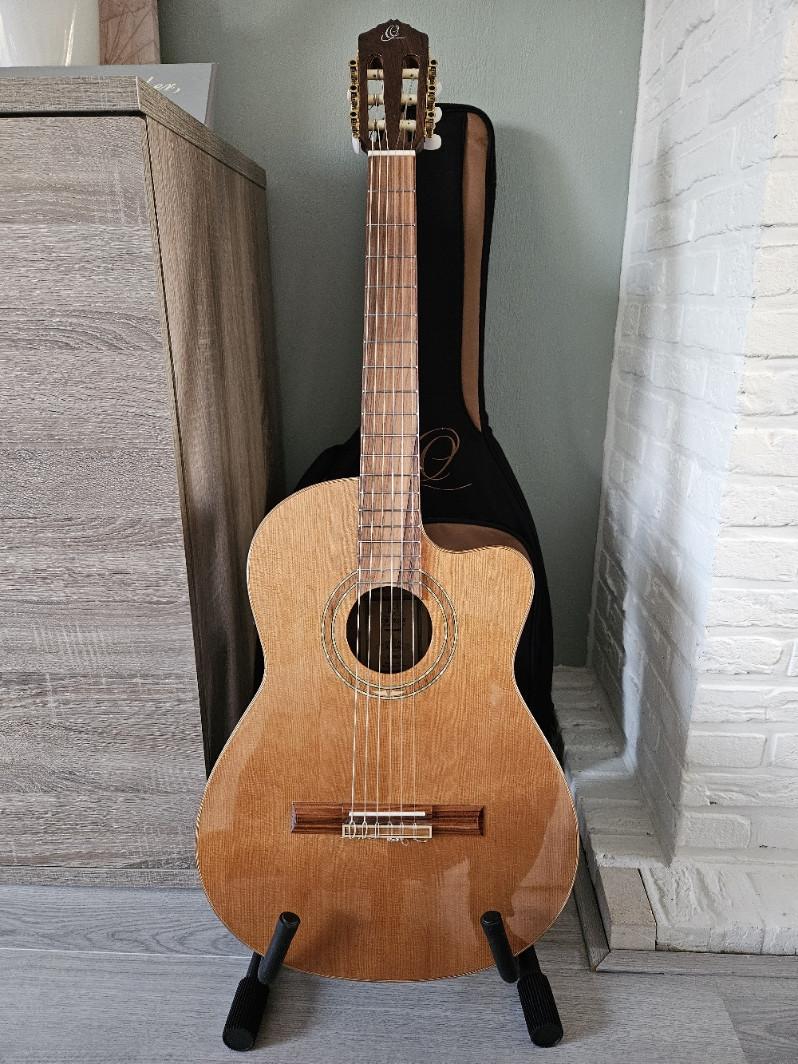 Ortega Feel Series RCE159SN Slim Neck Naturel Met Gigbag