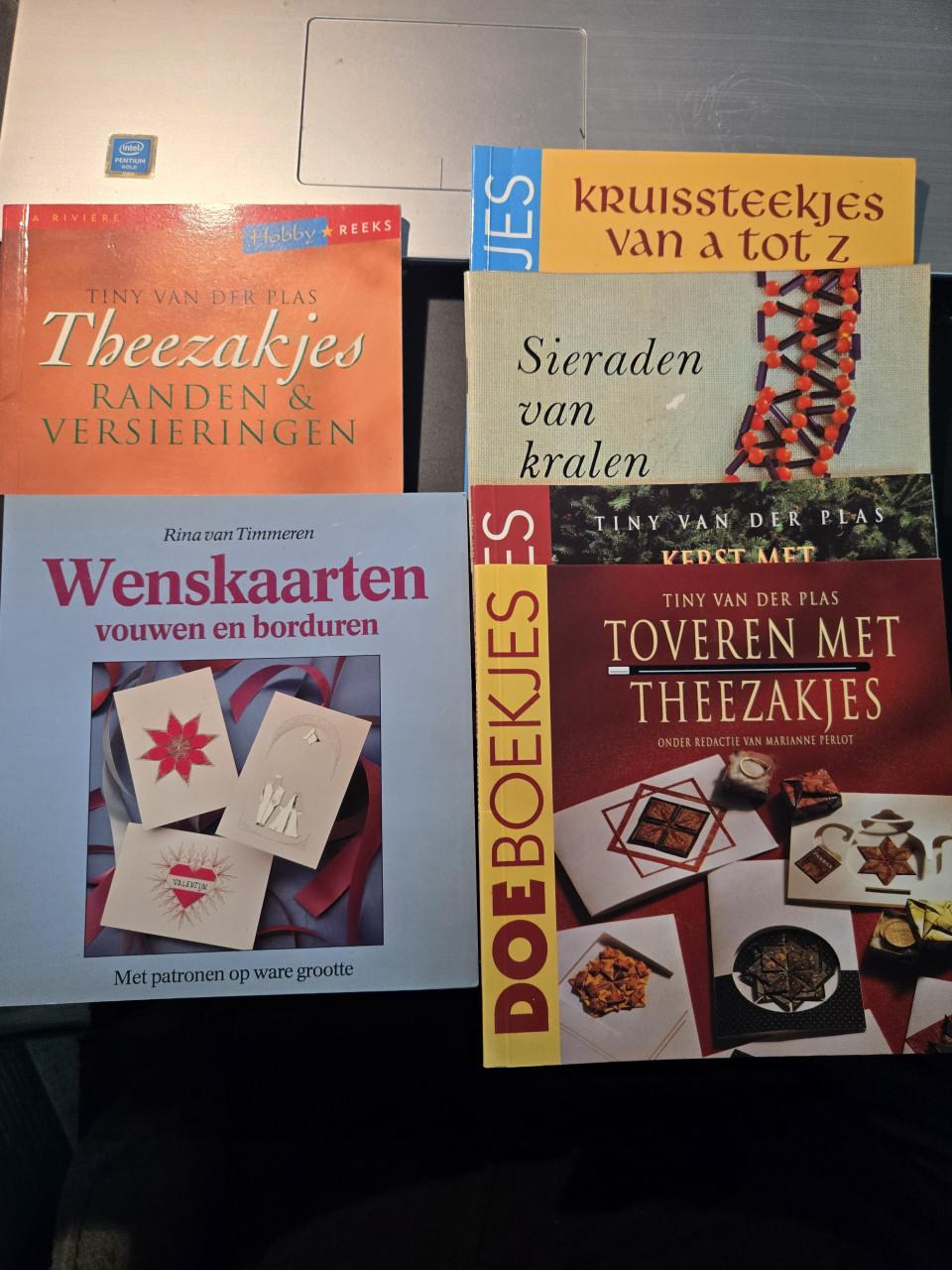 Set van 6 Hobbyboekjes. Alle in zeer nette gebruikte staat.