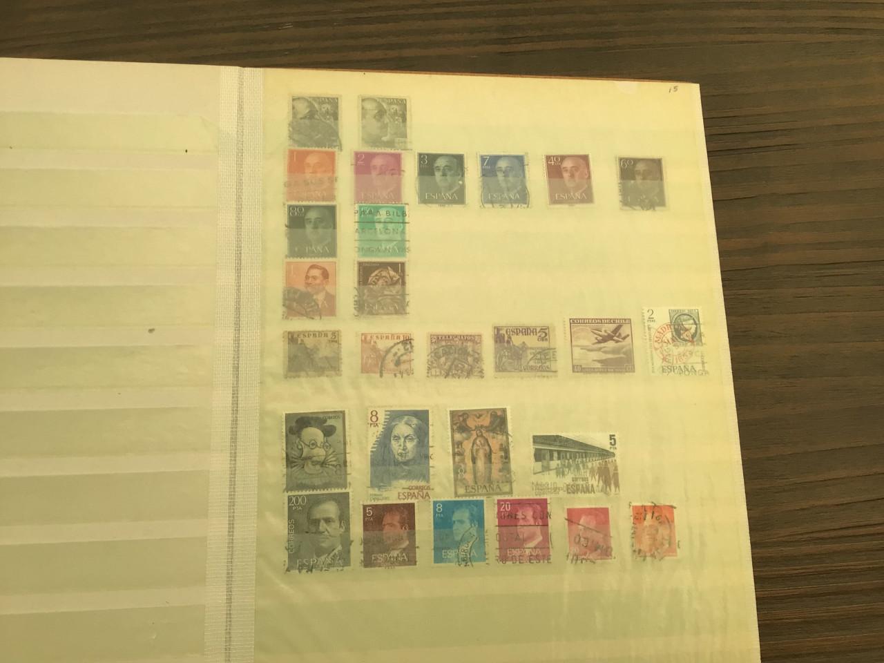 Postzegels van diverse landen
