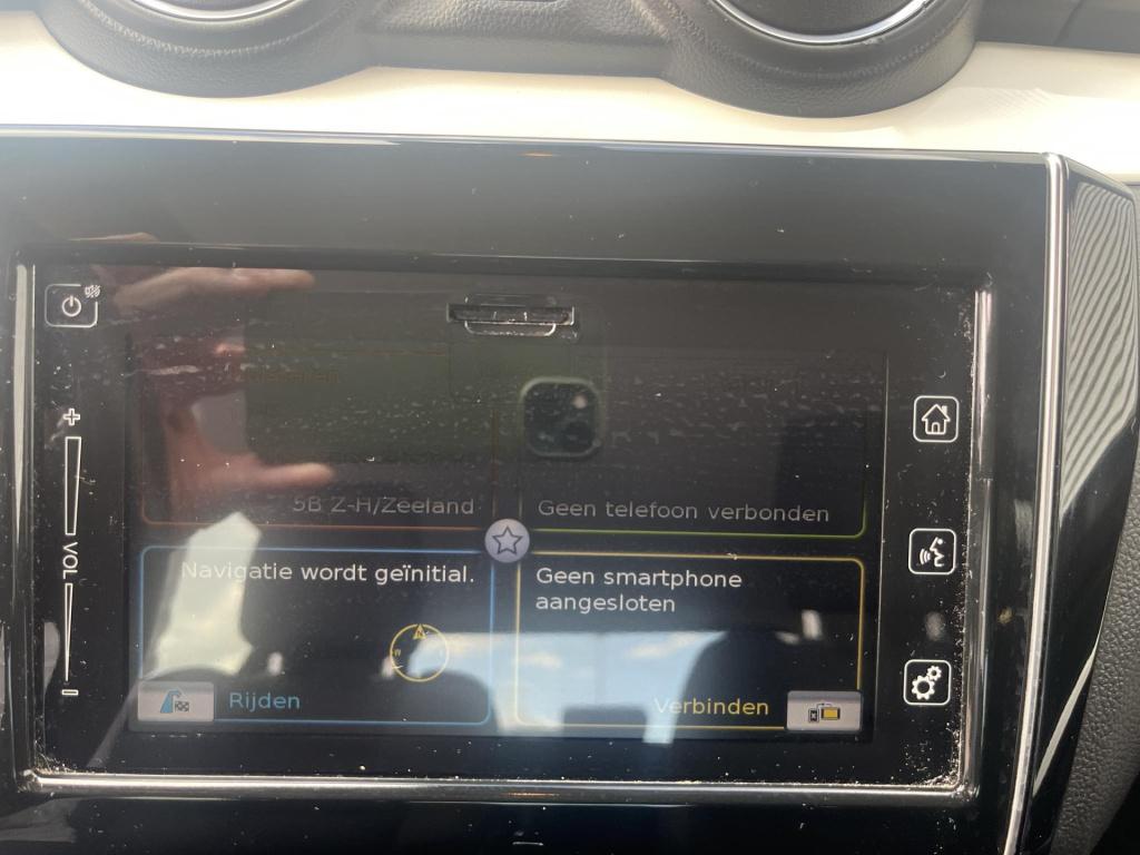 Suzuki Swift 1.0 stijl smart hybrid trekhaak|apple carplay|climat control