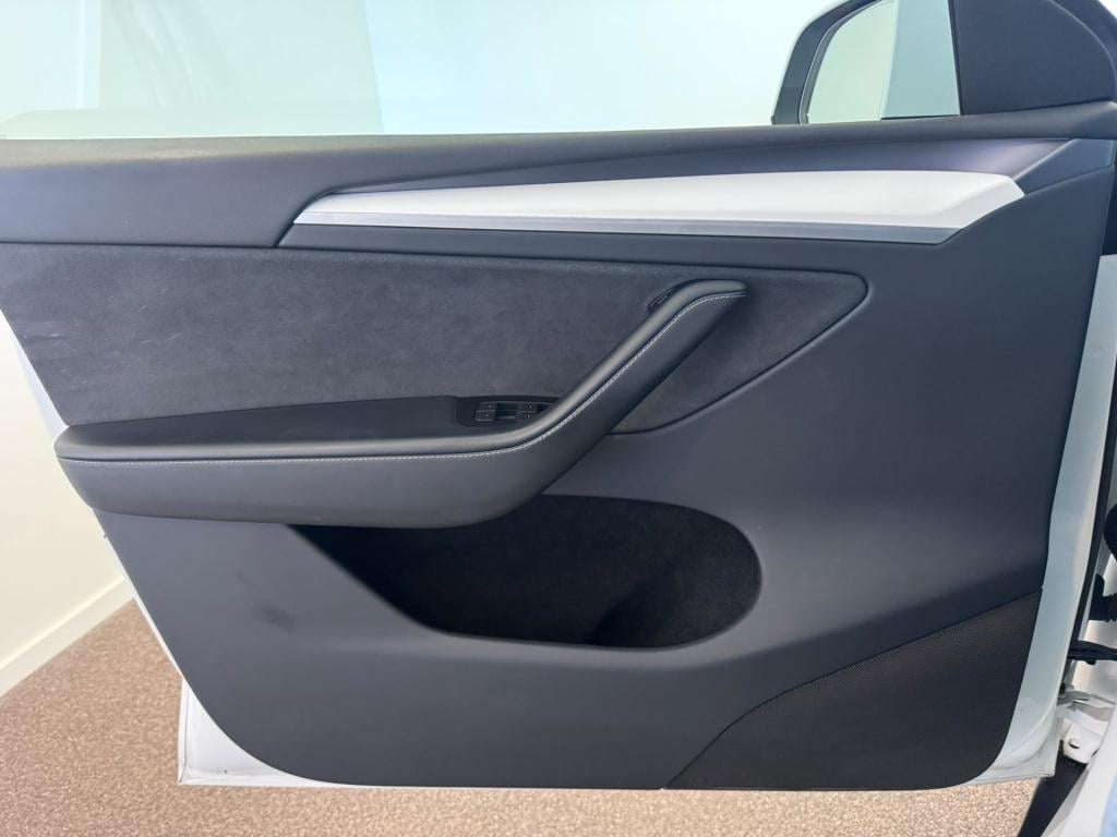 Tesla Model Y rwd 58 kwh / soh 98%