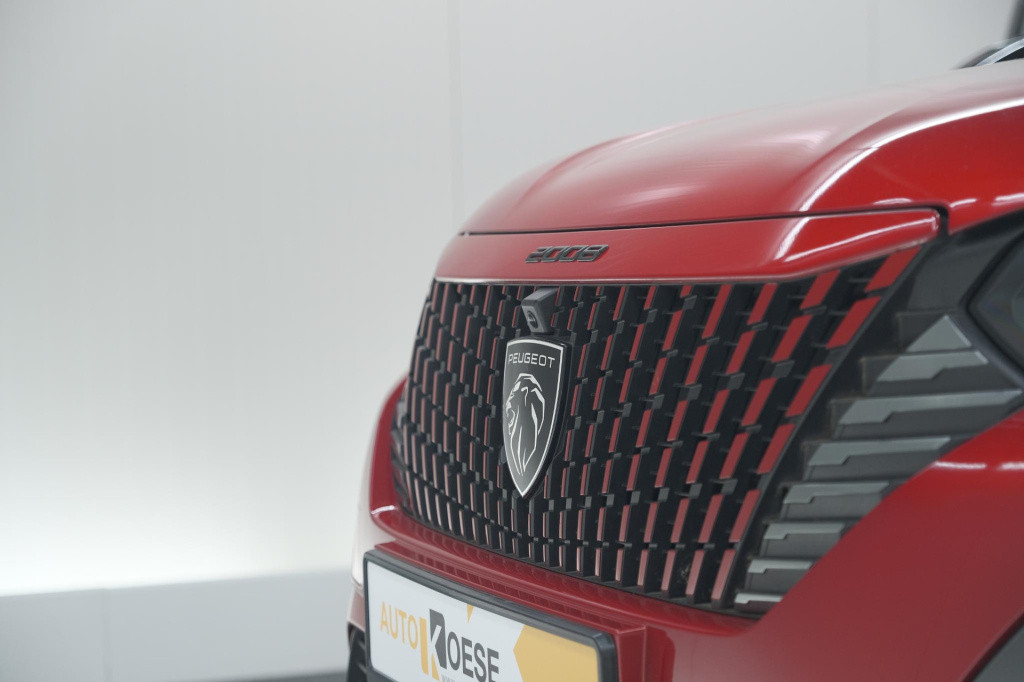 Peugeot 2008 puretech 130 eat8 gt | 360 camera | dodehoekdetectie | navigat
