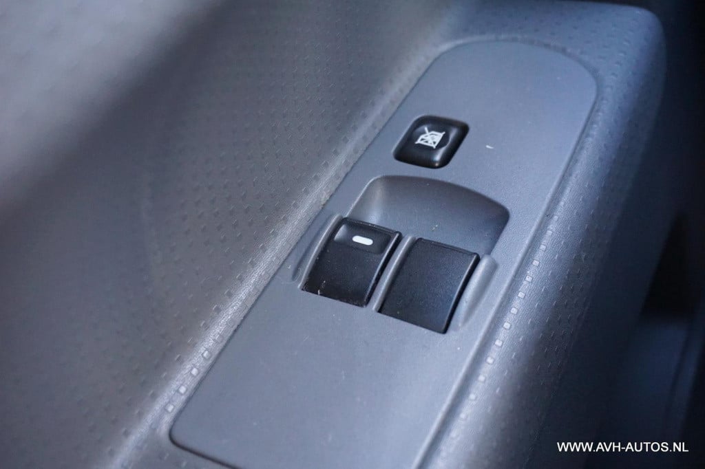 Mitsubishi Colt 1.5 invite automaat
