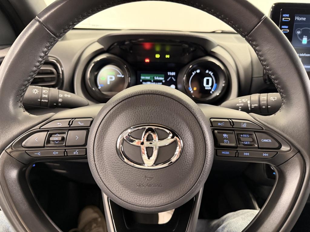 Toyota Yaris 1.5 hybride bi-tone executive| hud| stoel.verw| camera| bsm